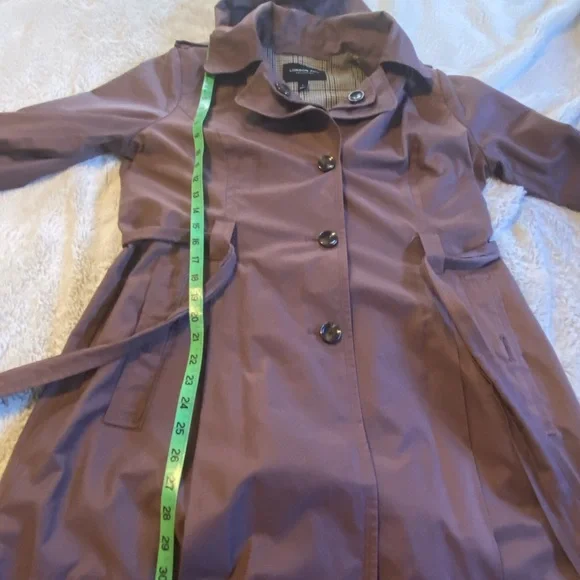 Woman’s London fog belted trench coat-size large - Picture 10 of 10